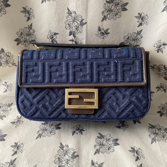 Fendi Baguette Series Denim Ff Embossed Baguette Bag - Picture 2 of 11